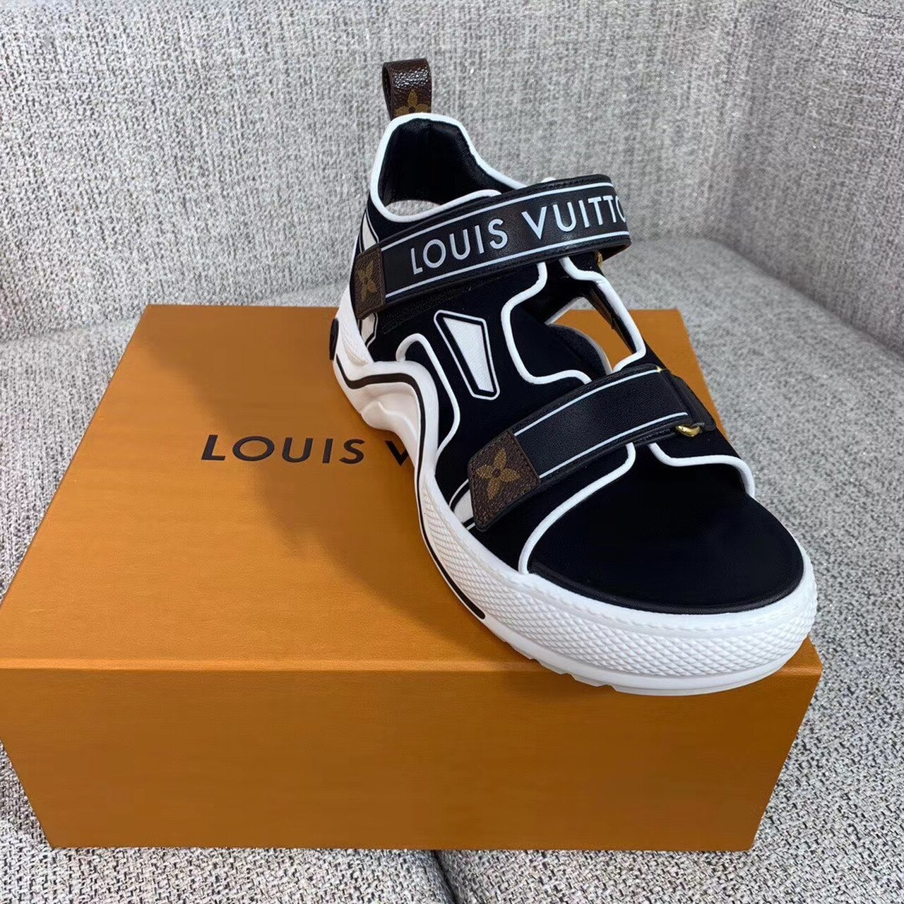 Louis Vuitton LV Archlight Flat Sandal Velvet Black/White For Women LV - Soul Replicas