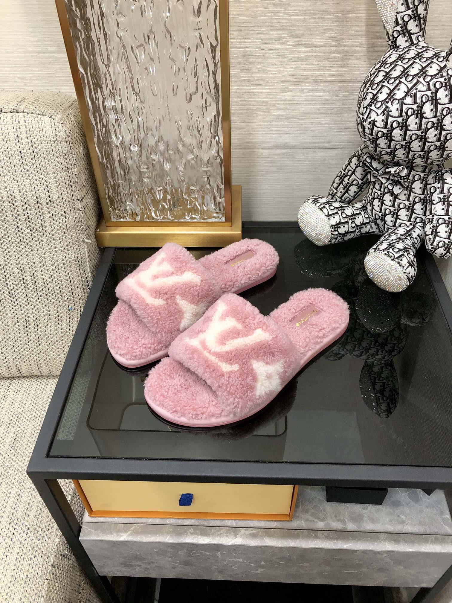 Louis Vuitton Women's Magnetic Flat Mule Light Pink For Women LV 1AA1UH - Soul Replicas