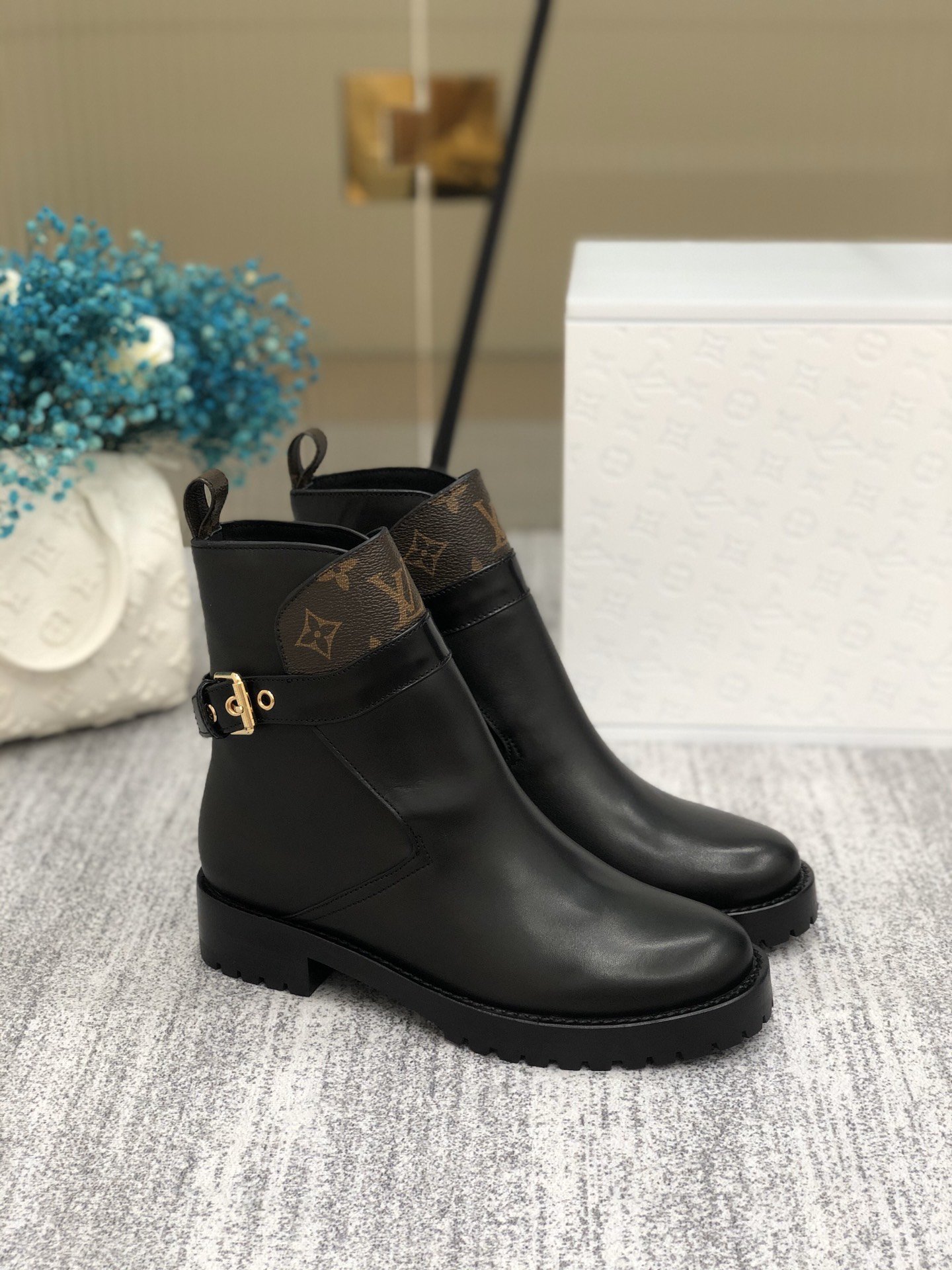 Louis Vuitton Discovery Flat Ankle Boot Black For Women LV - Soul Replicas