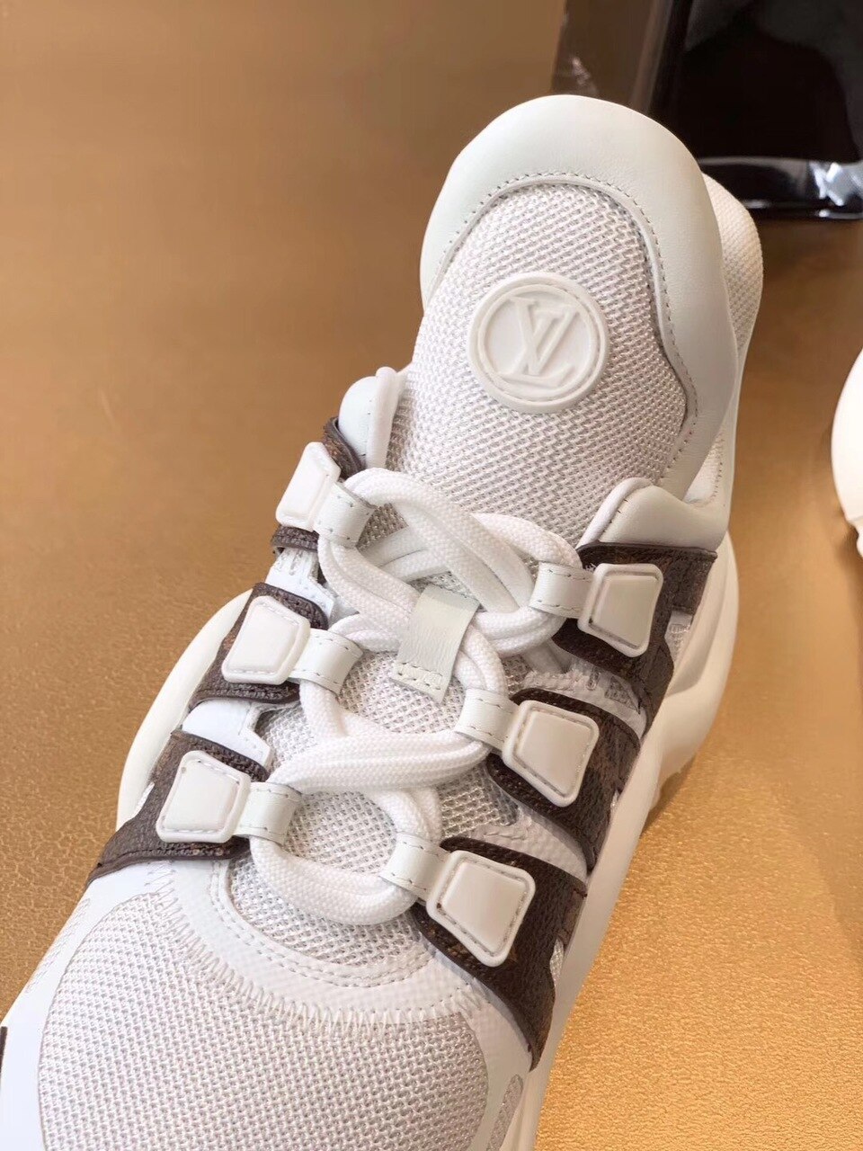 Louis Vuitton LV Archlight Sneaker Patent Monogram Material And Technical Fabrics White For Women LV 1A43L1 - Soul Replicas