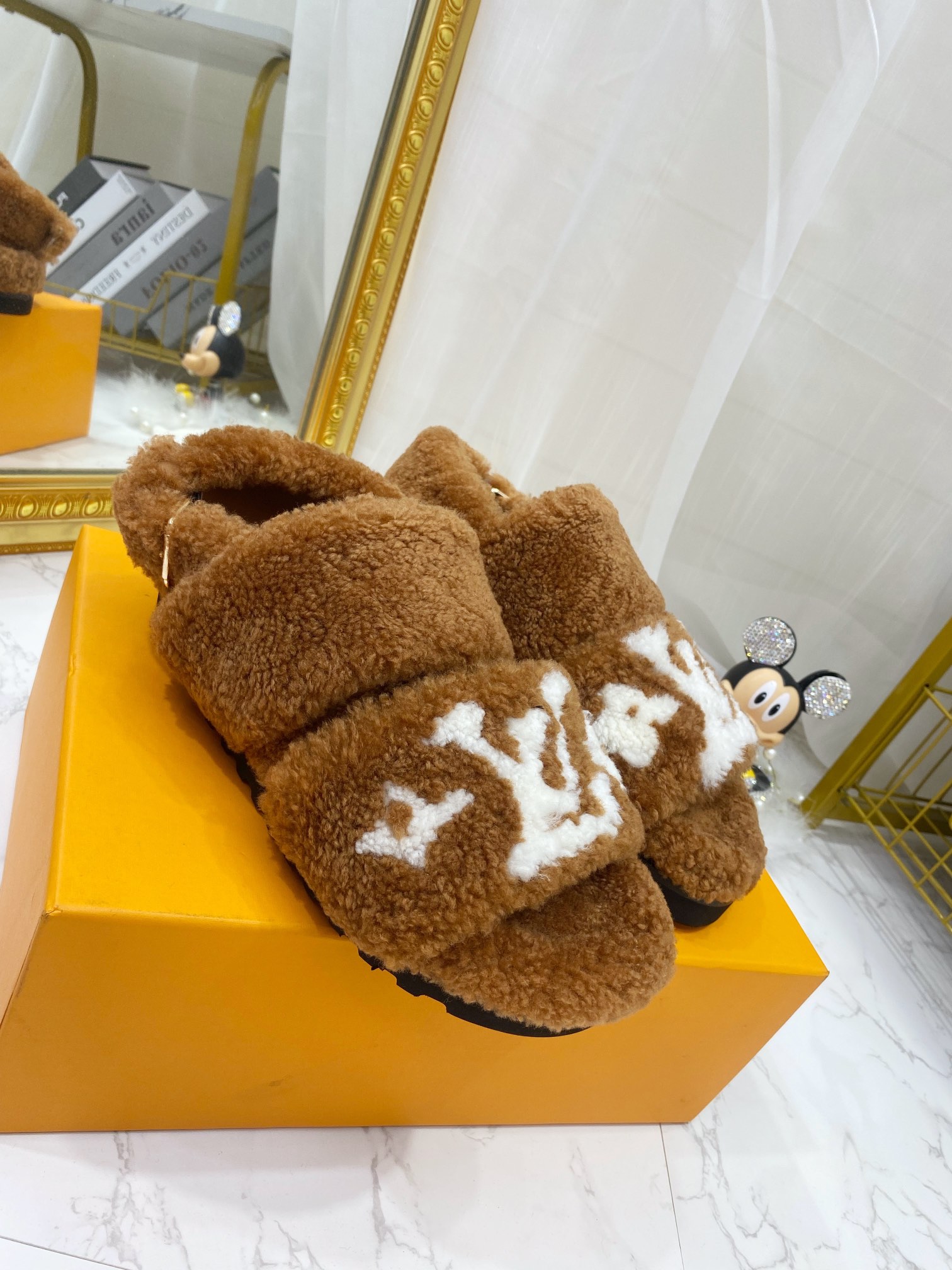 Louis Vuitton Women's Paseo Flat Comfort Sandal Brown For Women LV - Soul Replicas