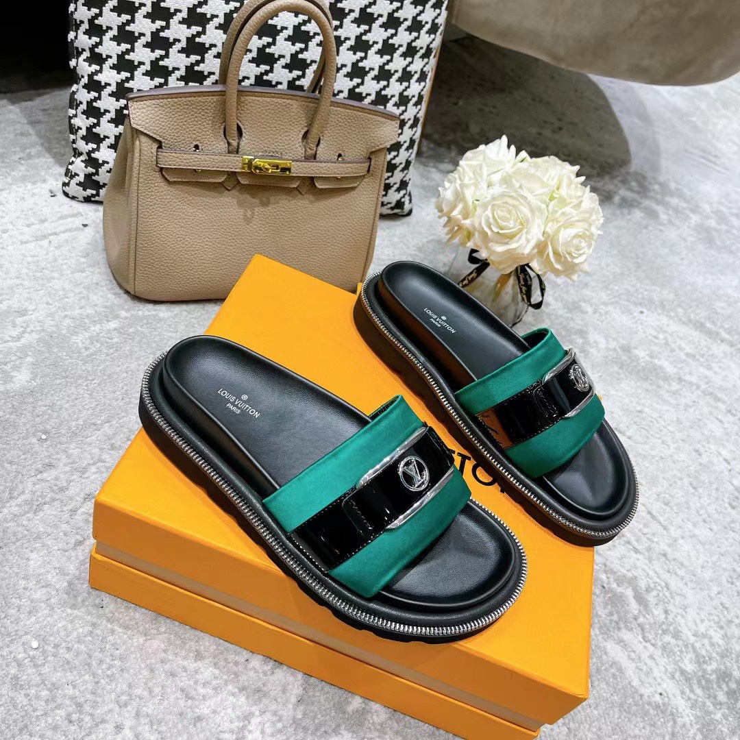 Louis Vuitton Women's Pool Pillow Flat Comfort Mule Green For Women LV 1AA0SY - Soul Replicas