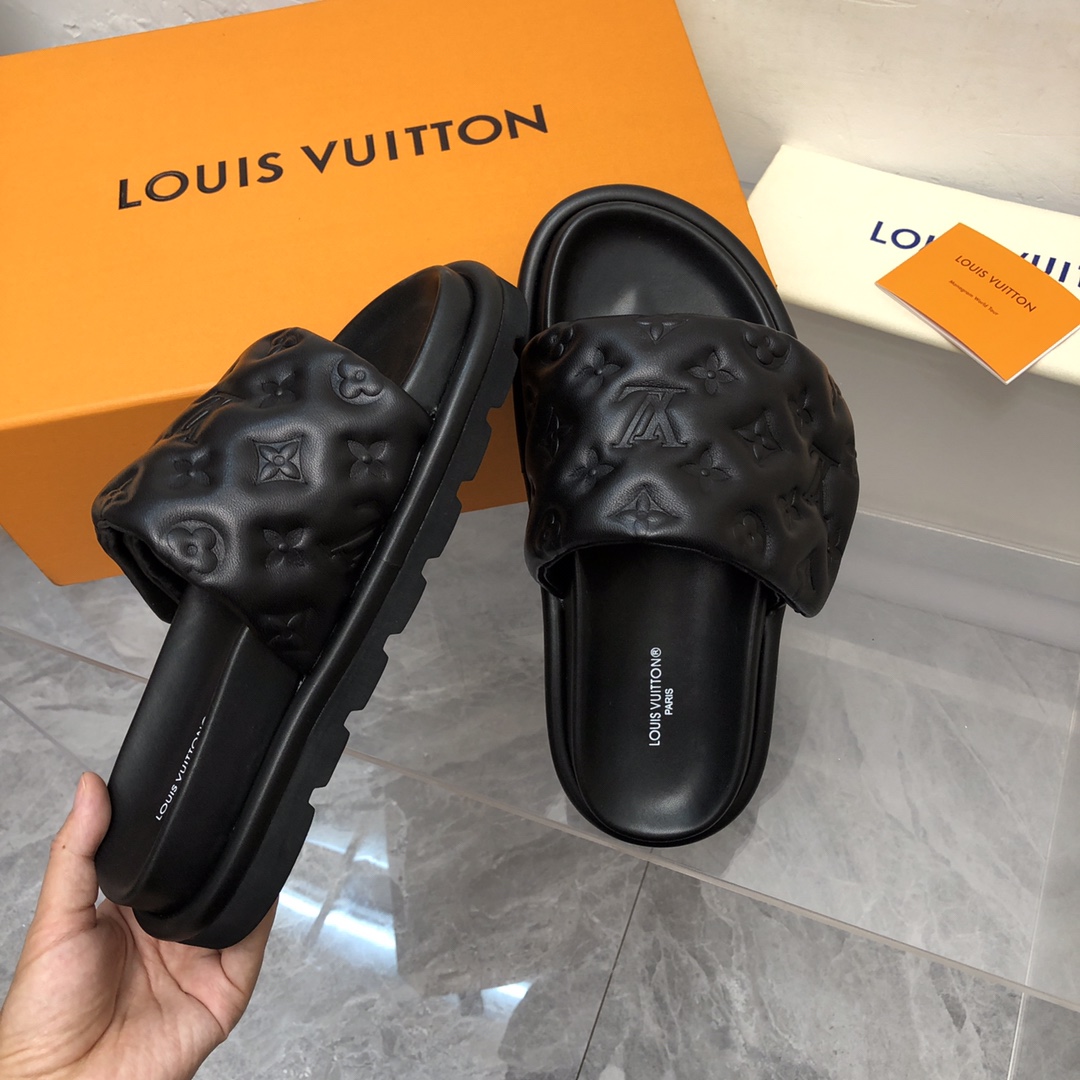 Louis Vuitton Women's Pool Pillow Flat Comfort Mule Black For Women LV 1AABKM - Soul Replicas