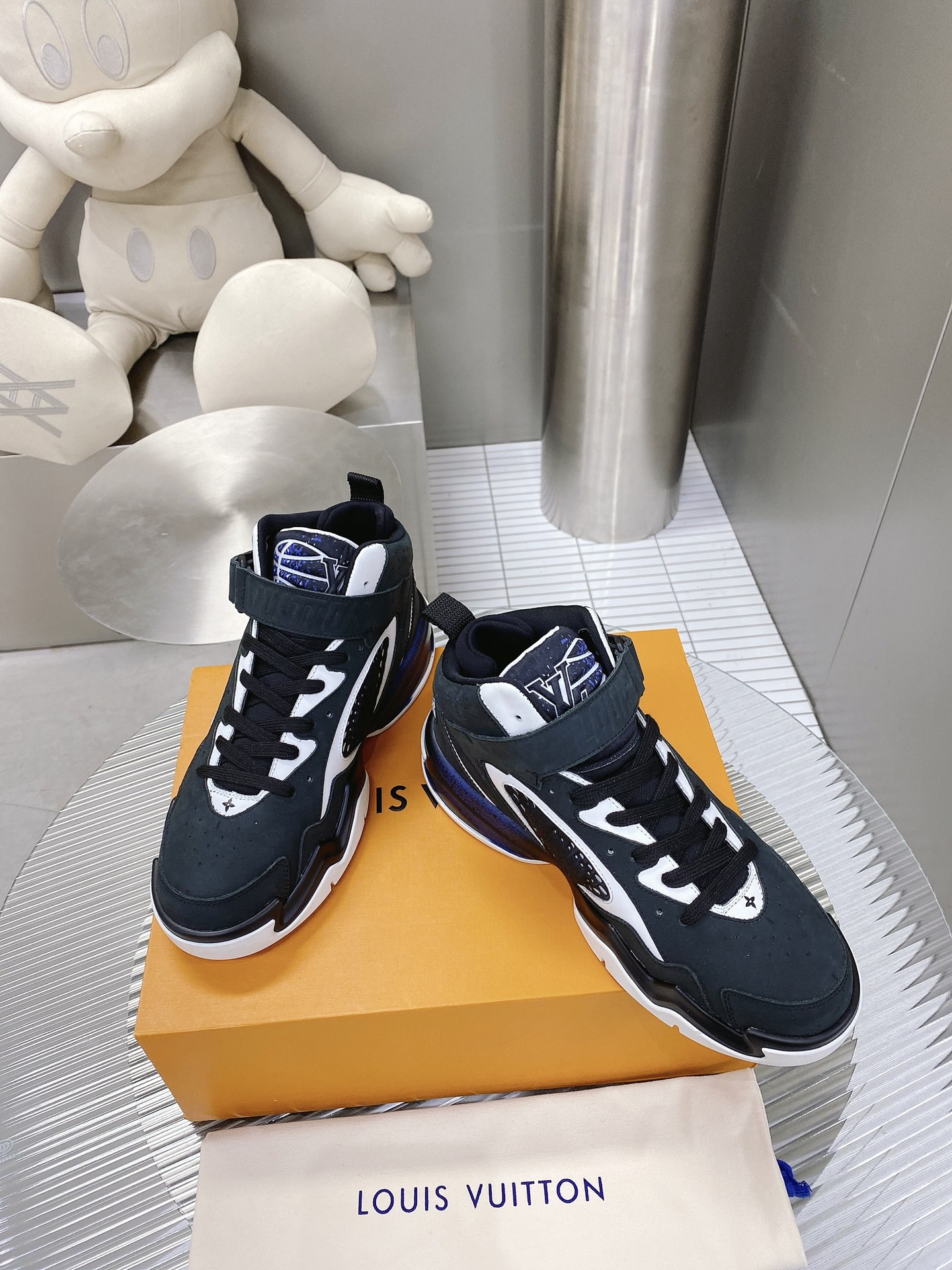 Louis Vuitton Women's Sneaker LV Trainer 2 Black For Women LV - Soul Replicas