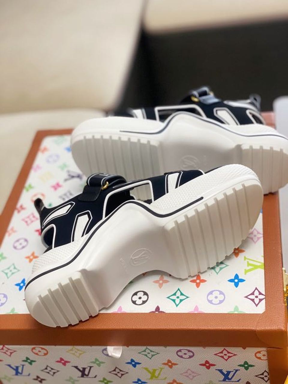 Louis Vuitton LV Archlight Flat Sandal Satin Black/White For Women LV - Soul Replicas