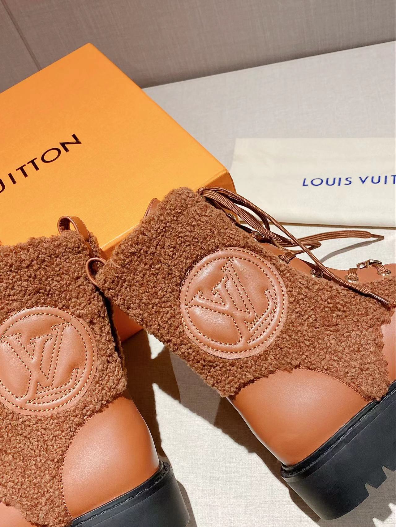 Louis Vuitton Women's LV Territory Flat Ranger Brown For Women LV - Soul Replicas