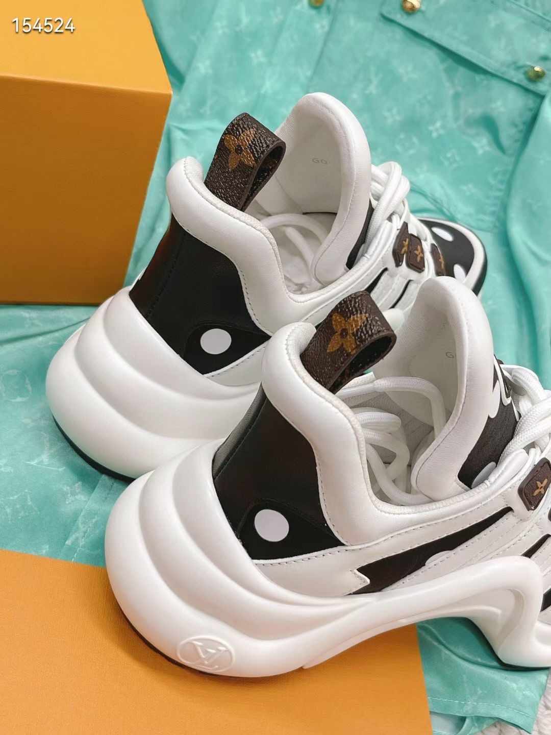 Louis Vuitton Women's LV Archlight Sneaker Black For Women LV - Soul Replicas