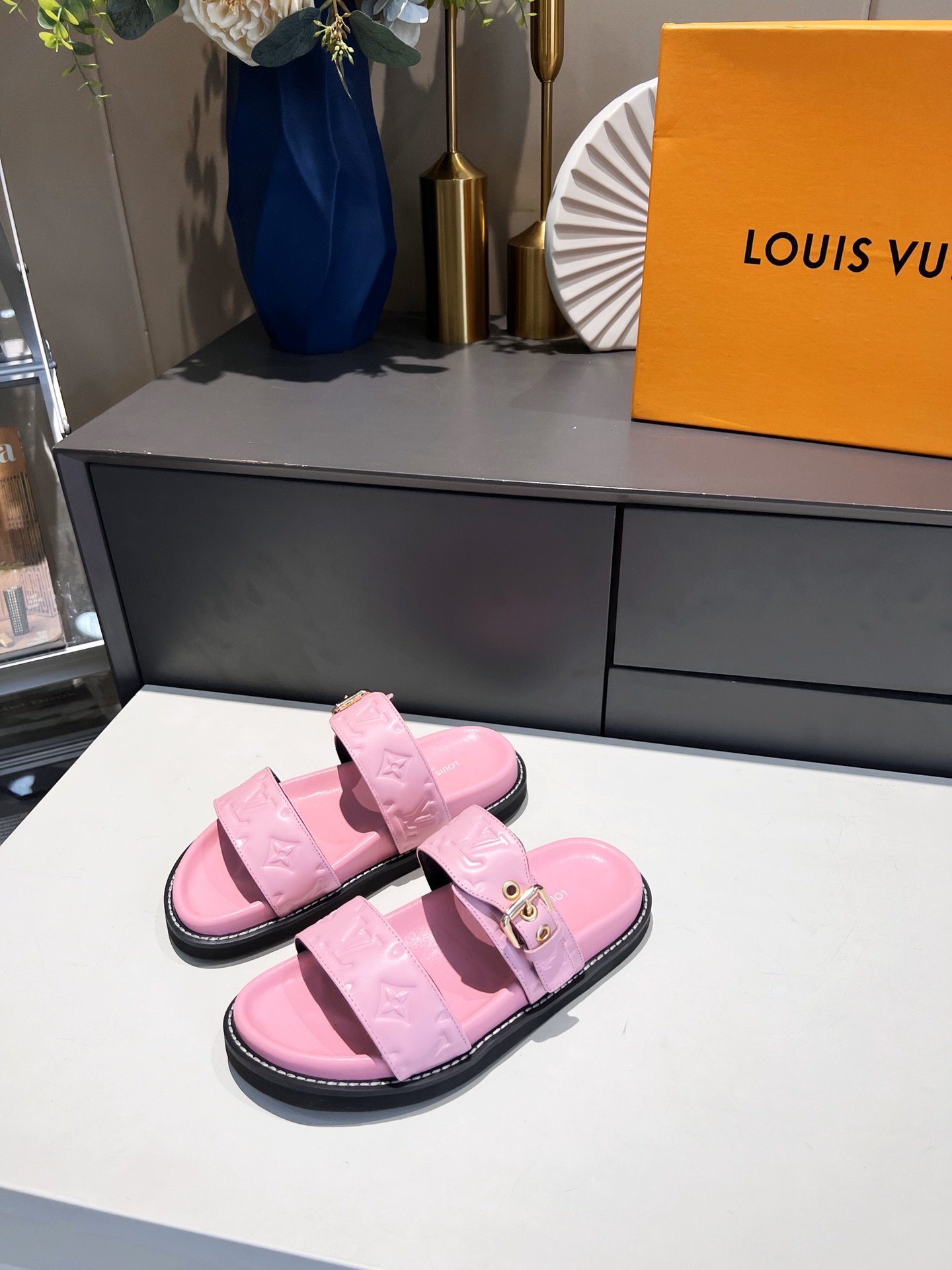 Louis Vuitton Women's Bom Dia Flat Mule Pink For Women LV - Soul Replicas