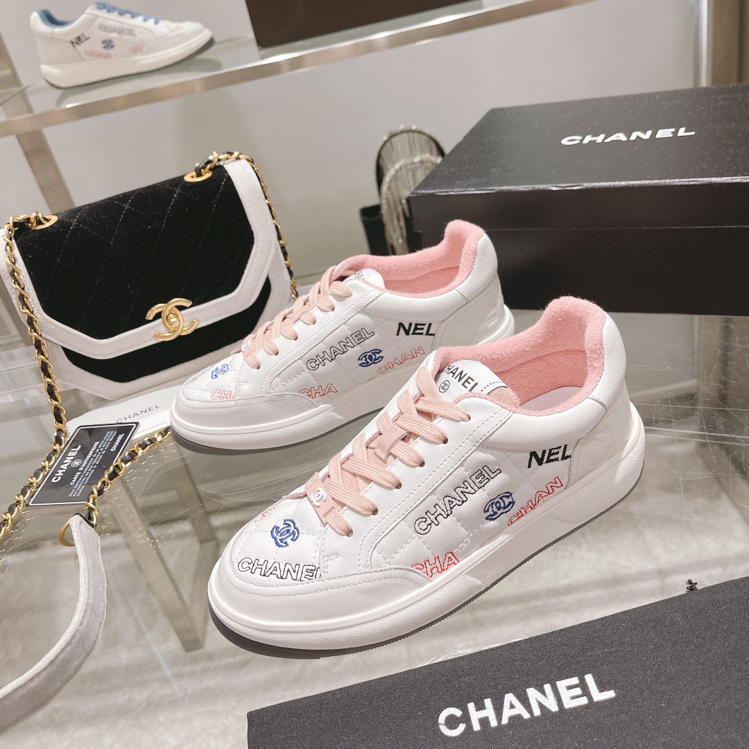 CHANEL WOMEn's Sneakers PiNike For Women - Soul Replicas