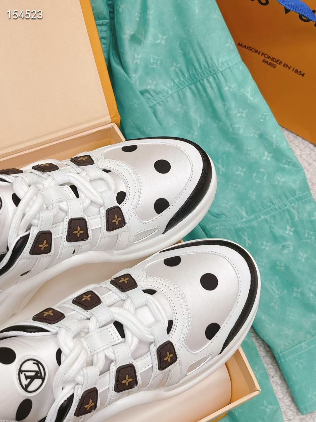 Louis Vuitton Women's LV Archlight Sneaker White For Women LV 1AA0ON - Soul Replicas