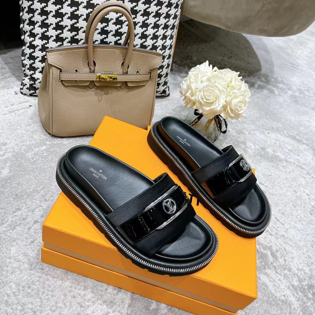 Louis Vuitton Women's Pool Pillow Flat Comfort Mule Black For Women LV - Soul Replicas