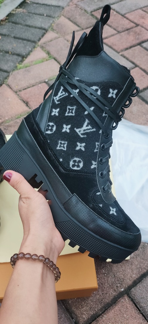 Louis Vuitton Metropolis Flat Ranger Monogram Denim Black For Women LV 1A9RPZ - Soul Replicas