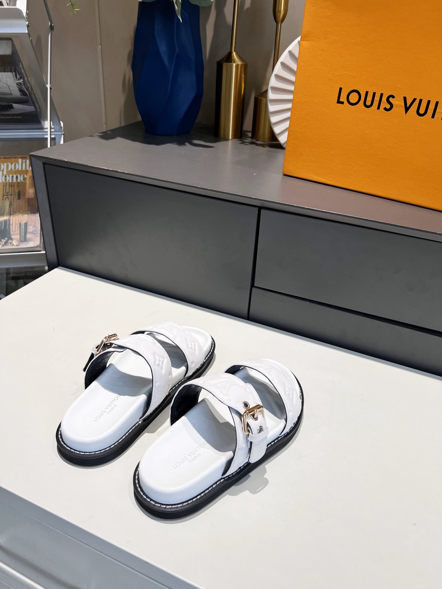 Louis Vuitton Women's Bom Dia Flat Mule White For Women LV - Soul Replicas