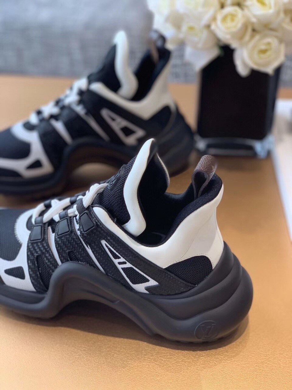 Louis Vuitton Archlight Sneakers Calfskin Leather Fall/Winter Collection Black/White - Soul Replicas