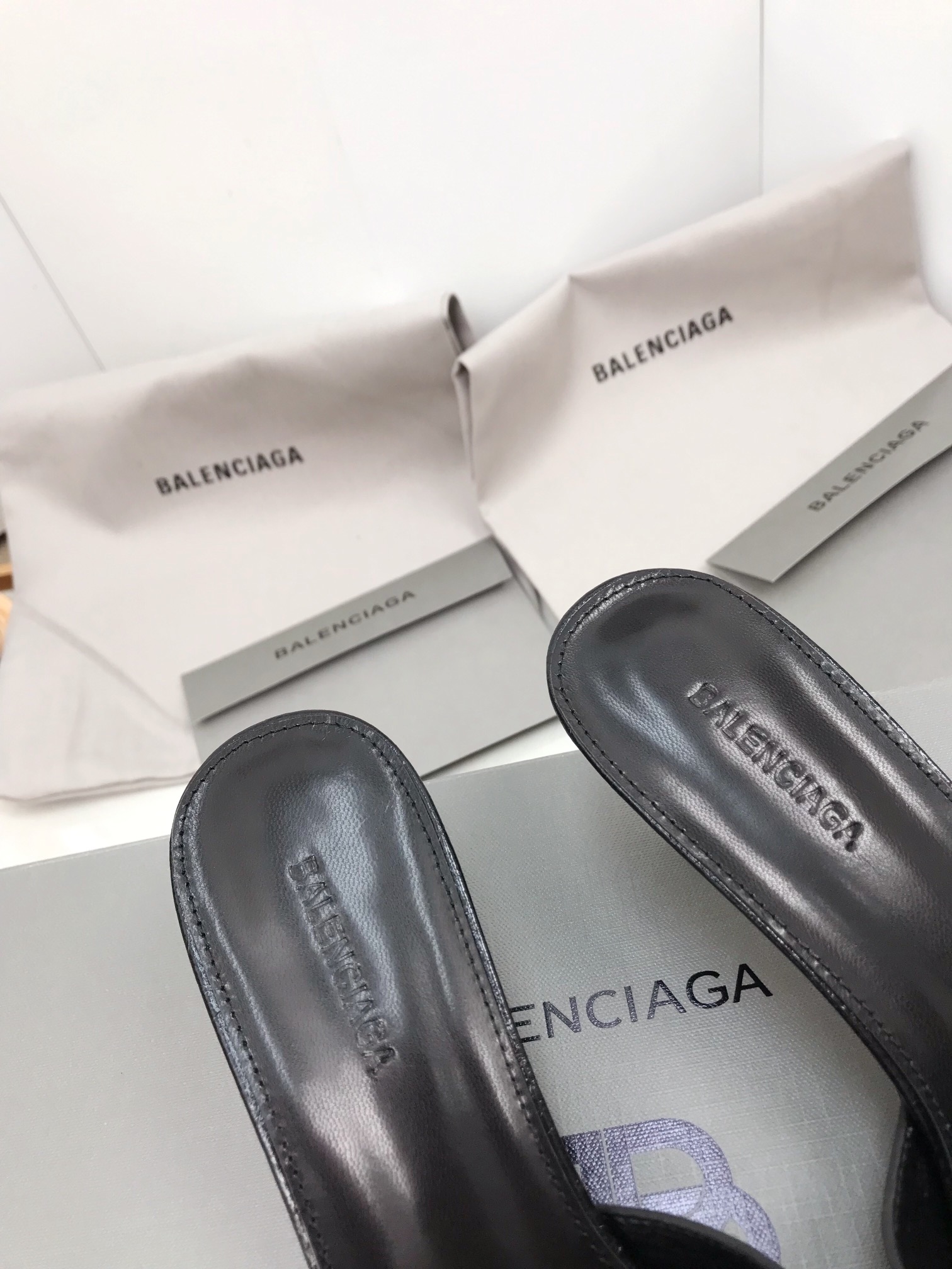 Balenciaga Cagole Sandal Black For Women 694350WAD4E1081 - Soul Replicas