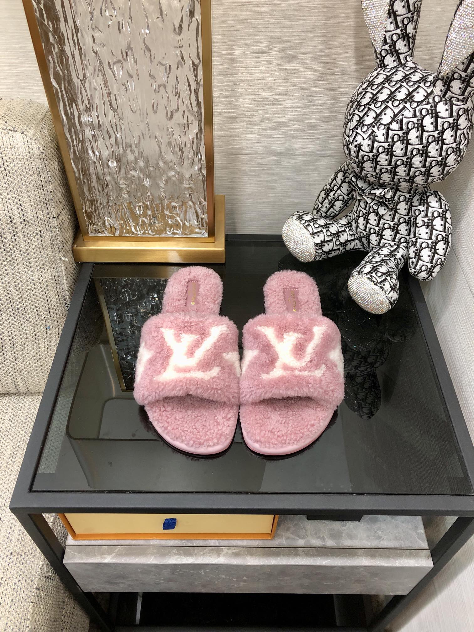 Louis Vuitton Women's Magnetic Flat Mule Light Pink For Women LV 1AA1UH - Soul Replicas