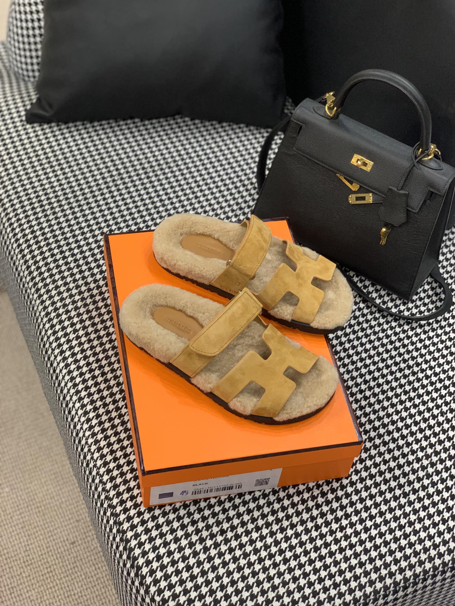 Hermes Chypre Sandal Yellow For Women - Soul Replicas