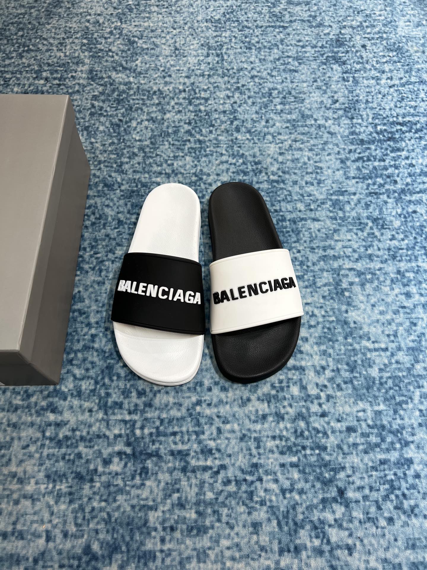 Balenciaga Pool Slide Sandal Black/White For Women - Soul Replicas