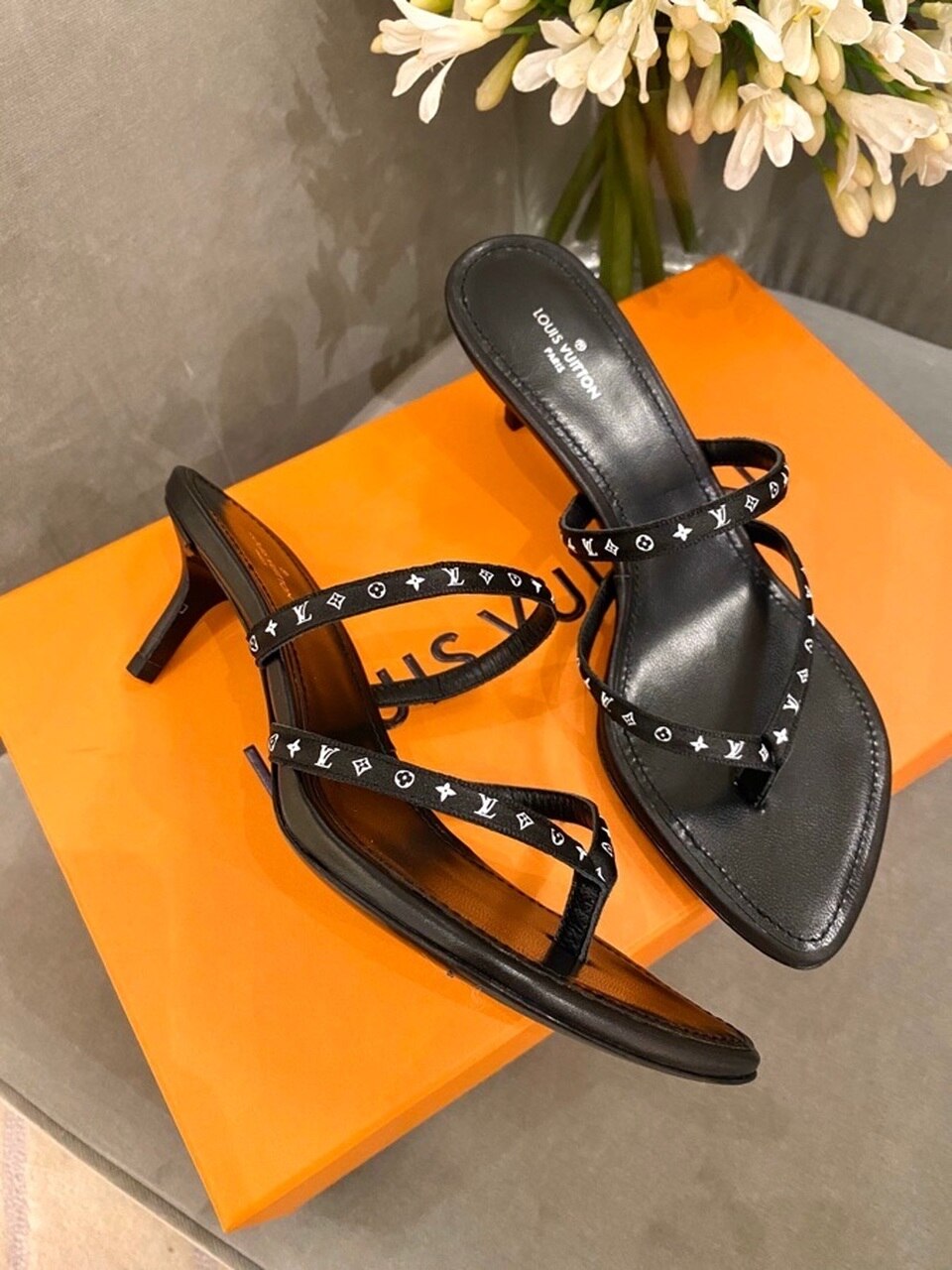 Louis Vuitton Citizen Thong Sandal Satin Black For Women LV - Soul Replicas