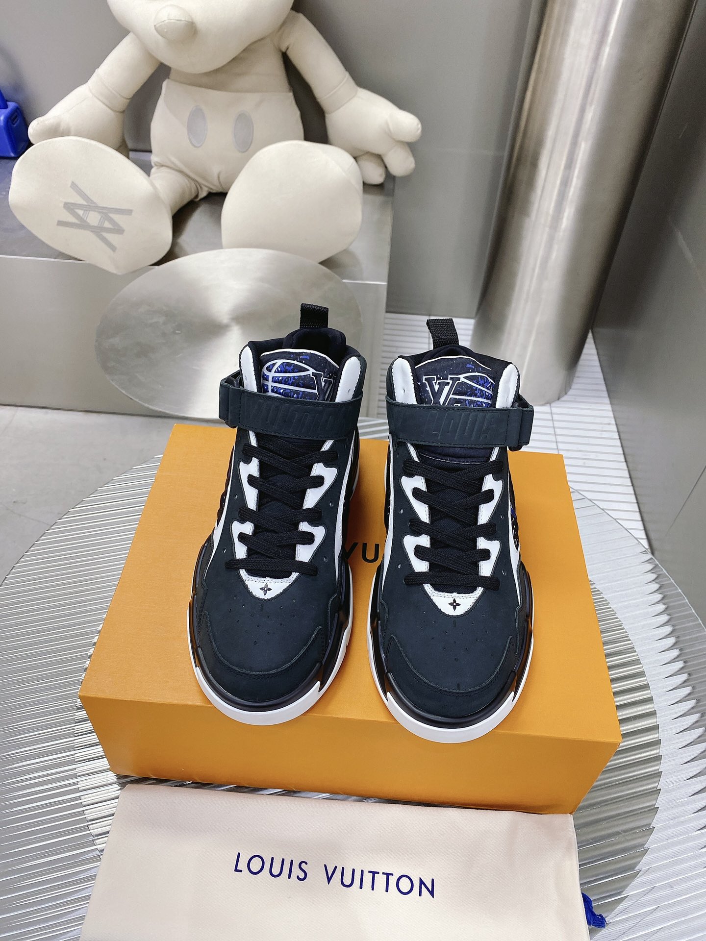 Louis Vuitton Women's Sneaker LV Trainer 2 Black For Women LV - Soul Replicas