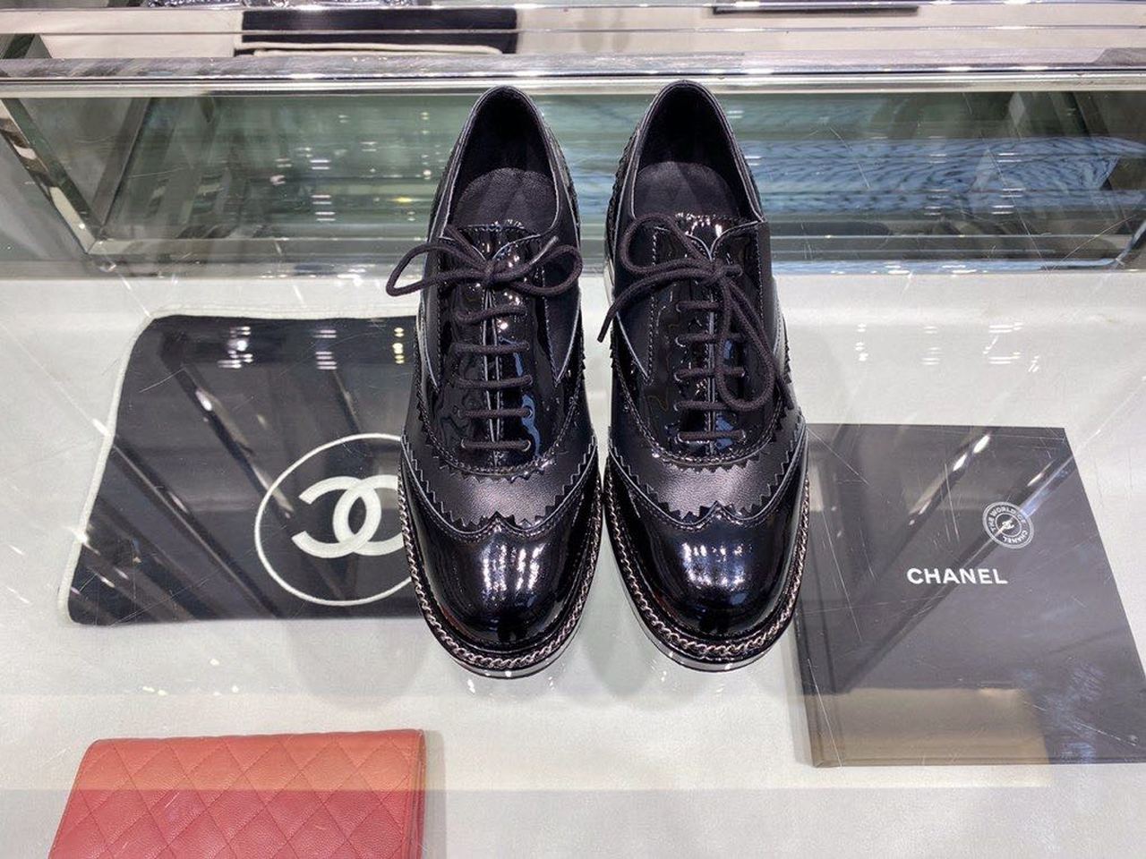 Chanel Chain Embroidered Creepers Calfskin Leather Fall/Winter 2019 Collection. Black - Soul Replicas