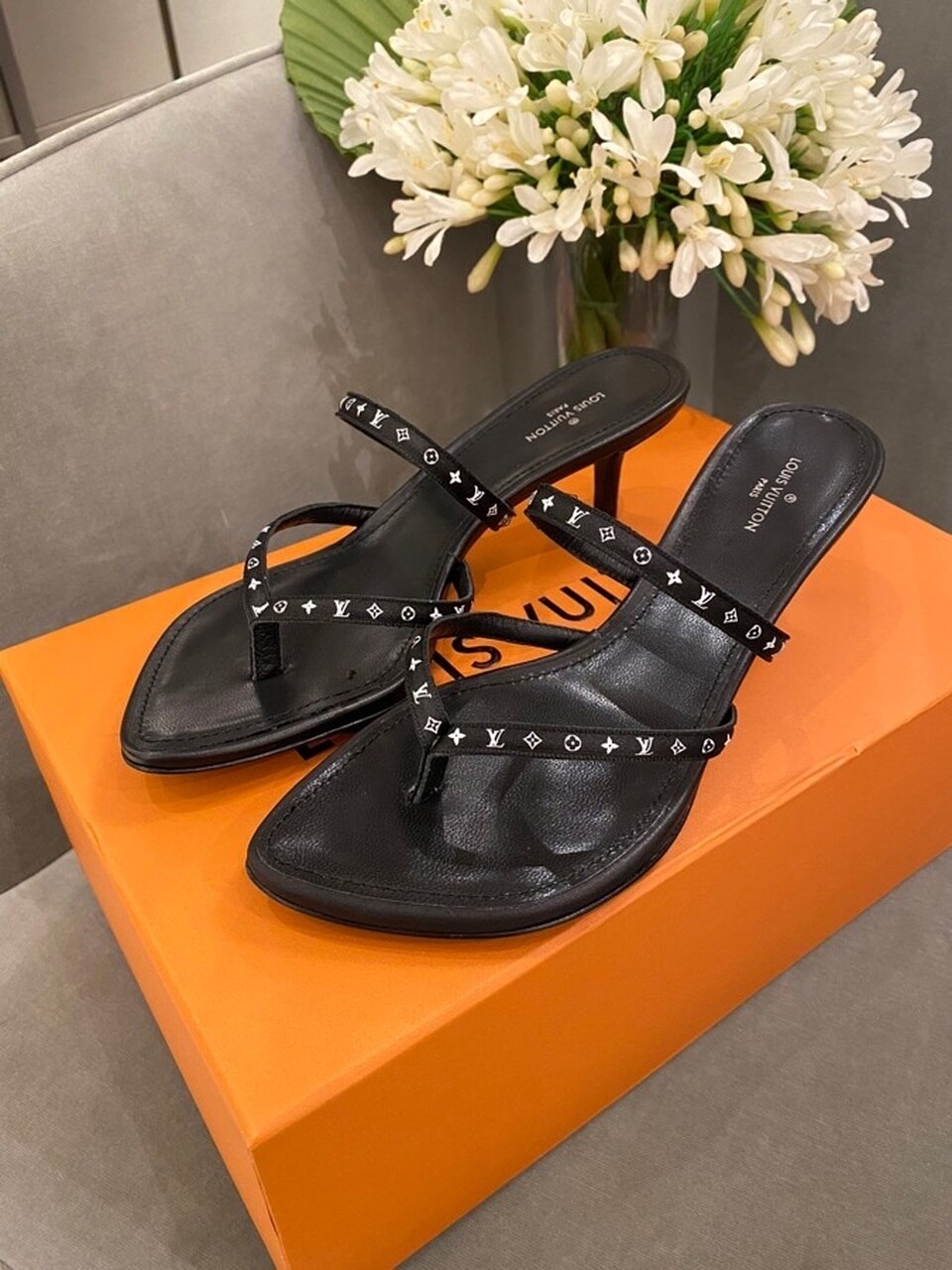 Louis Vuitton Citizen Thong Sandal Satin Black For Women LV - Soul Replicas