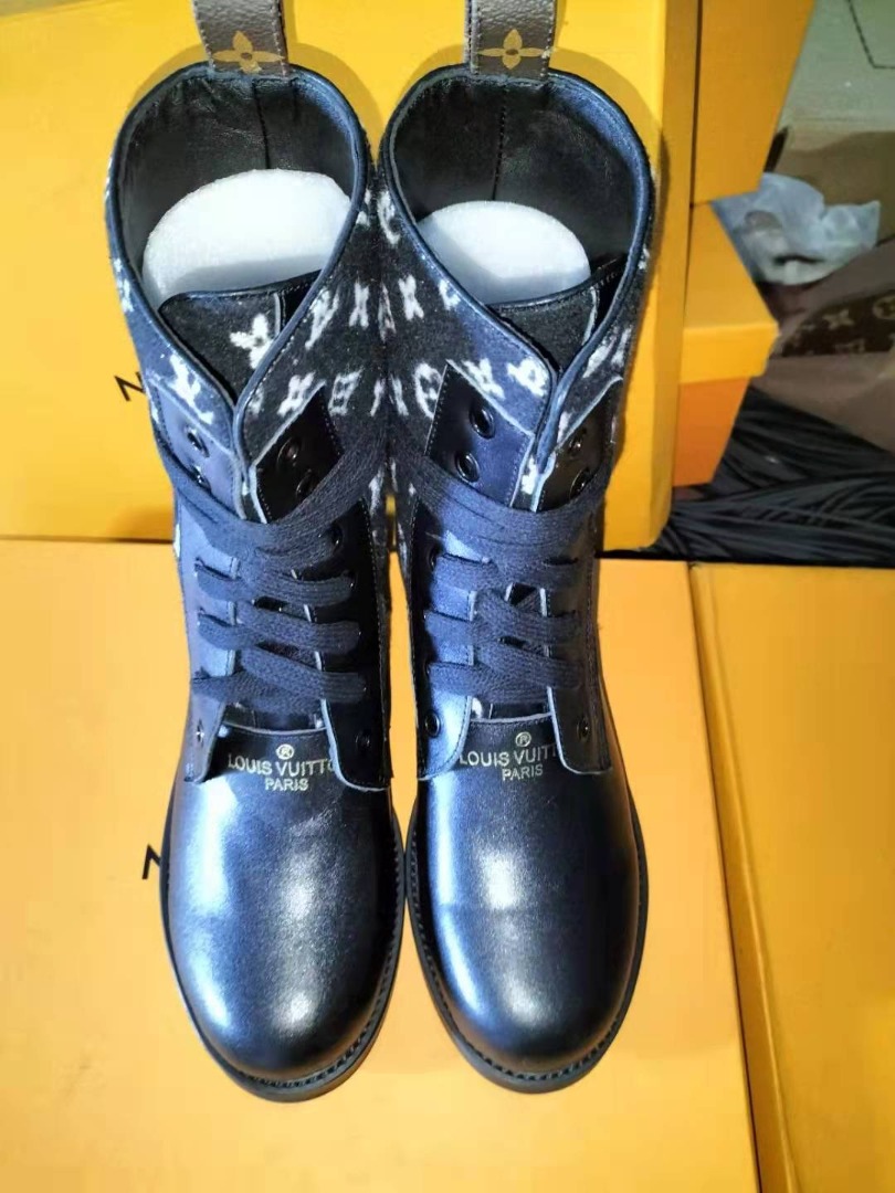 Louis Vuitton Metropolis Flat Ranger Monogram Denim Black For Women LV 1A9RPZ - Soul Replicas