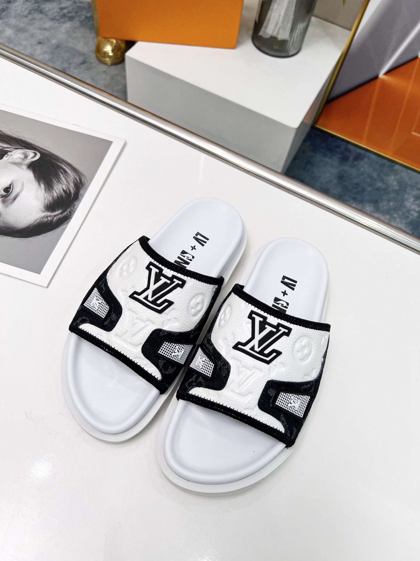 Louis Vuitton Women's Pool Pillow Comfort Mule Black For Women LV - Soul Replicas