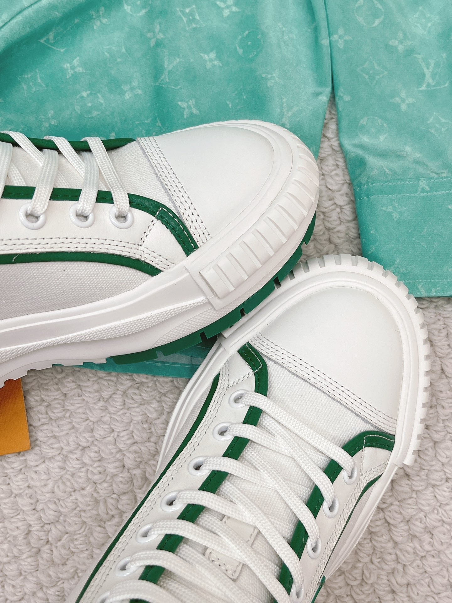 Louis Vuitton Women's LV Squad Sneaker Boot Green For Women LV - Soul Replicas