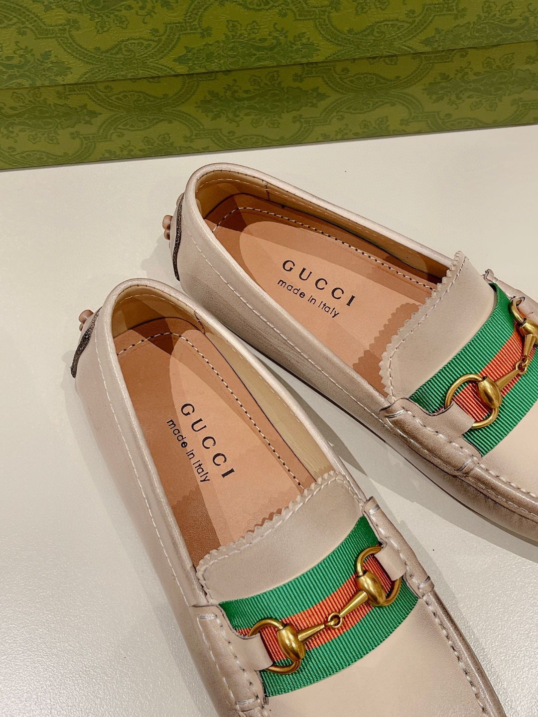 Gucci Women's Horsebit Driver With Web Distressed Beige - Soul Replicas