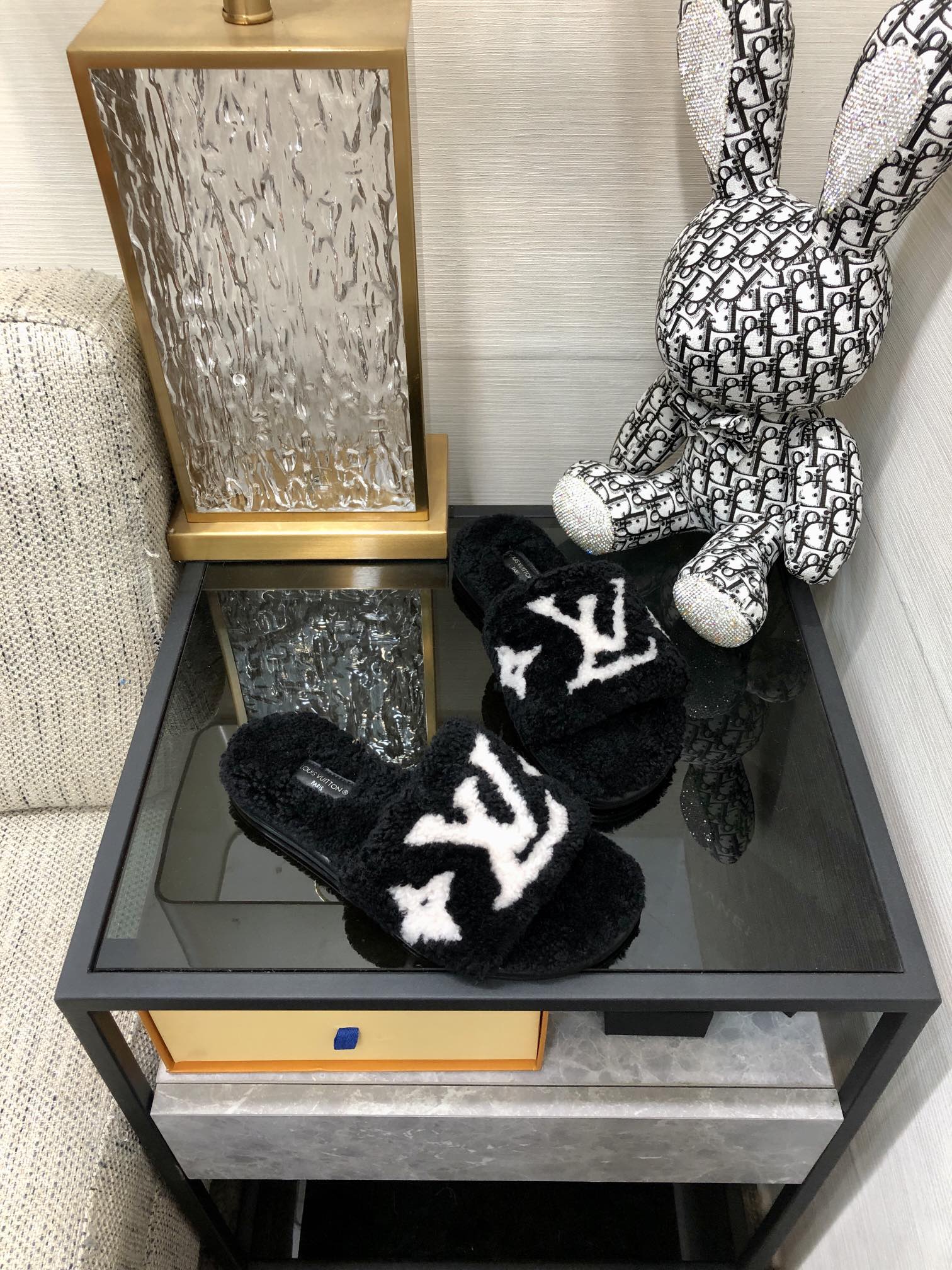 Louis Vuitton Women's Magnetic Flat Mule Black For Women LV - Soul Replicas