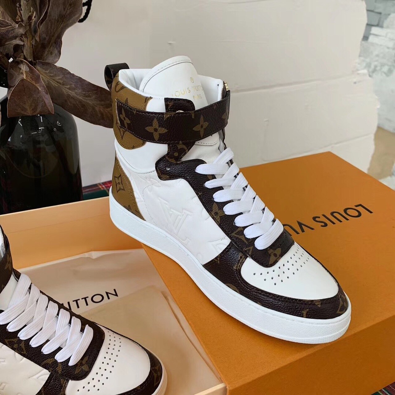 Louis Vuitton Boombox Sneaker Boot Calfskin Leather Spring/Summer Collection 1A5MWJ White/Brown - Soul Replicas