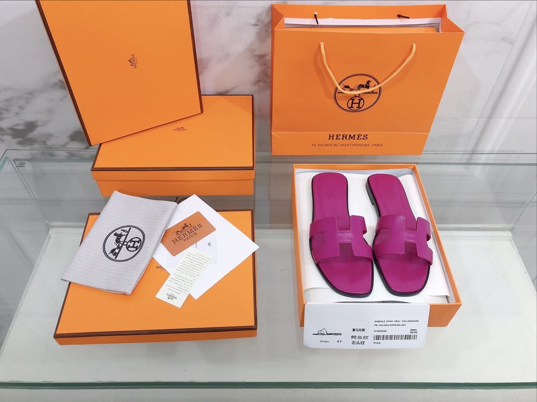 Hermes  Oran Sandal Pink For Women - Soul Replicas