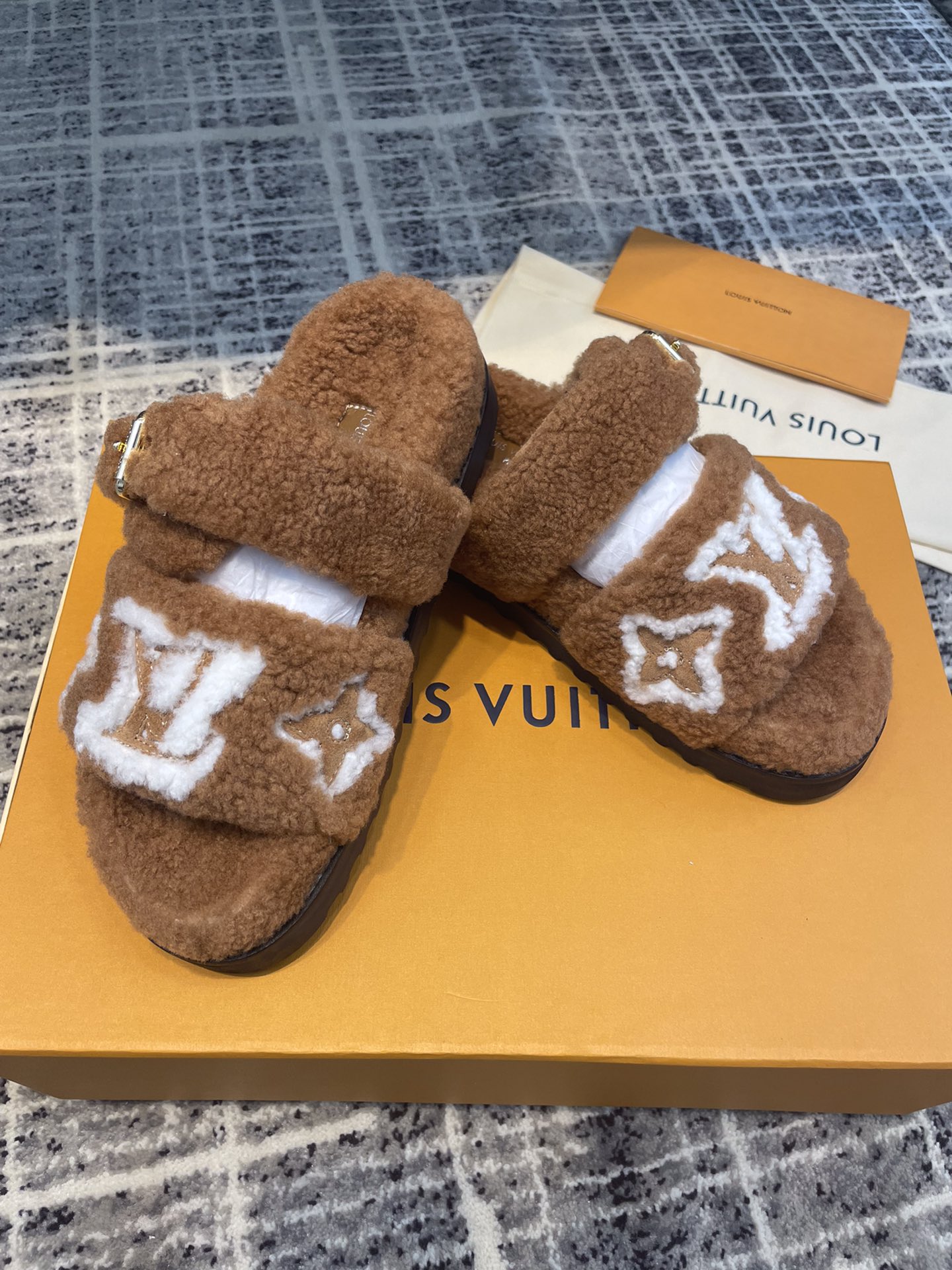 Louis Vuitton Women's Paseo Flat Comfort Mule Cognac For Women LV 1AACRN - Soul Replicas