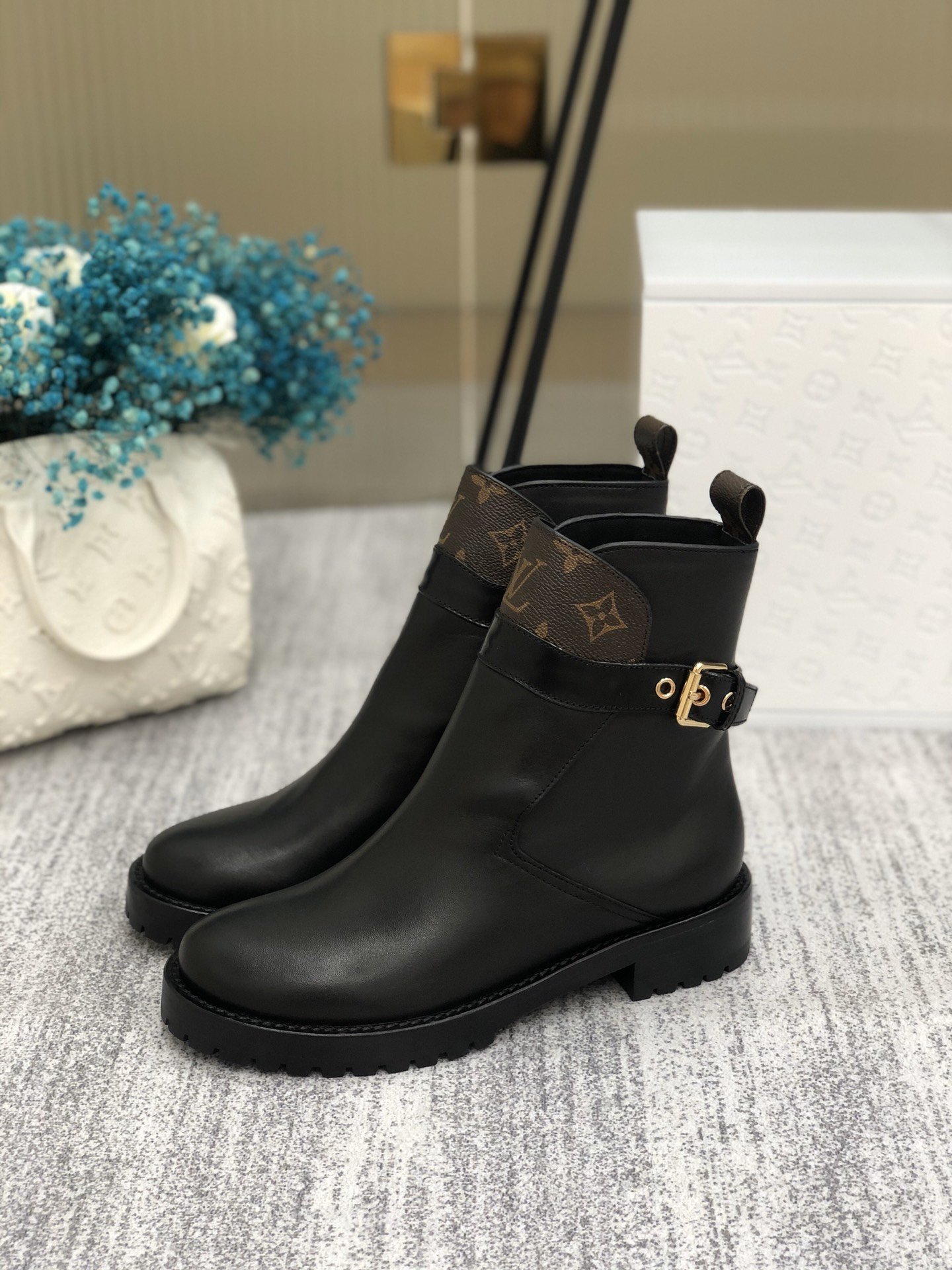Louis Vuitton Discovery Flat Ankle Boot Black For Women LV - Soul Replicas