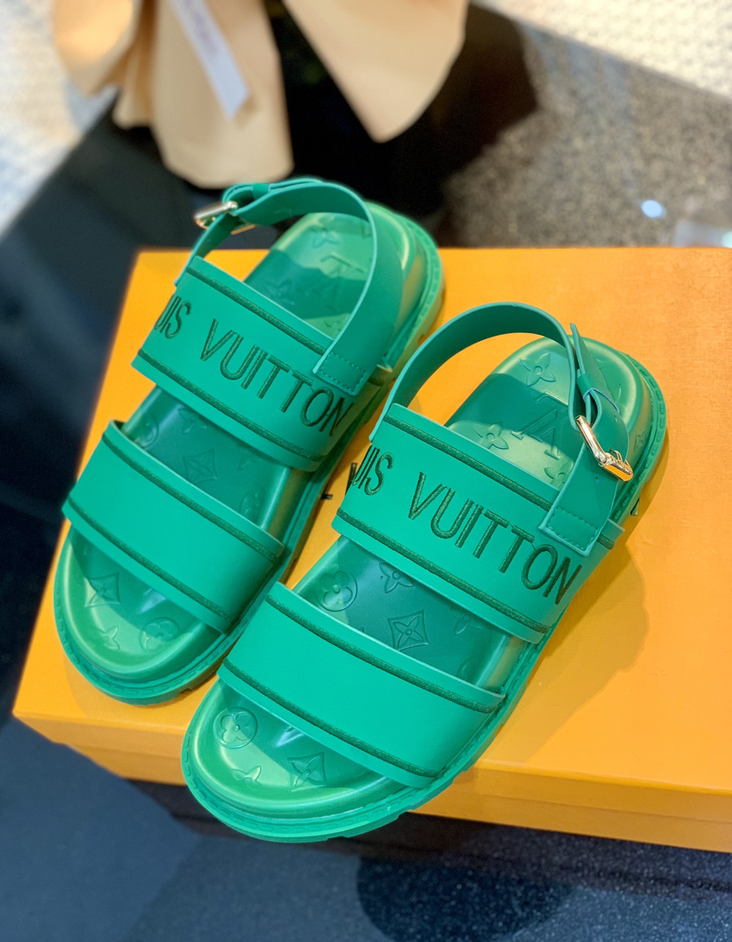 Louis Vuitton Women's Paseo flat Comfort Sandal Green For Women LV - Soul Replicas