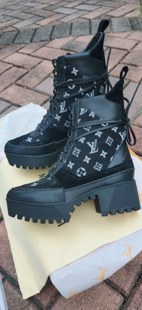 Louis Vuitton Metropolis Flat Ranger Monogram Denim Black For Women LV 1A9RPZ - Soul Replicas