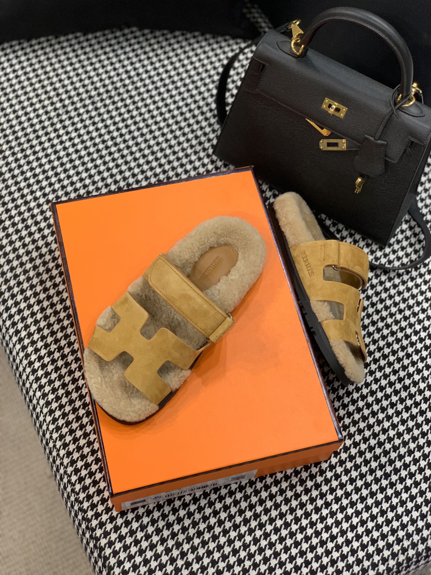 Hermes Chypre Sandal Yellow For Women - Soul Replicas