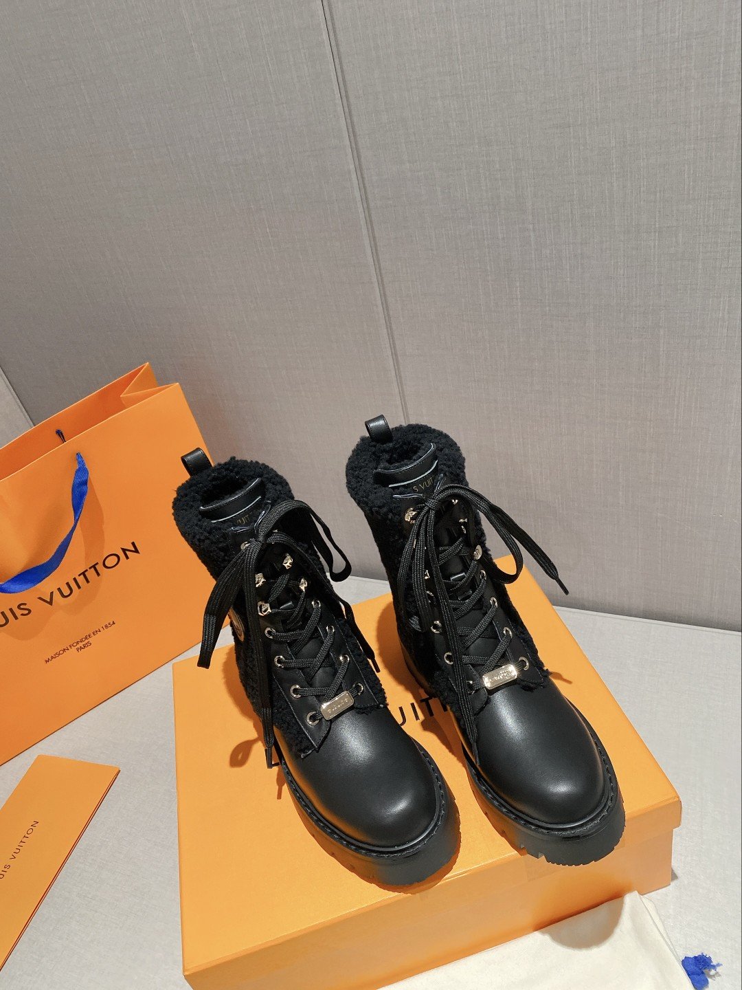 Louis Vuitton Women's LV Territory Flat Ranger Black For Women LV - Soul Replicas