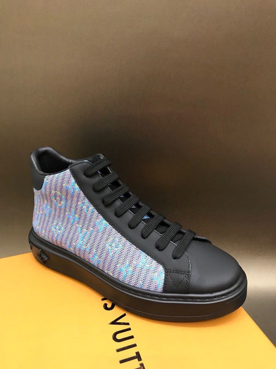Louis Vuitton Time Out High Top Sneakers Calfskin Leather Fall/Winter Collection 1A4XYE. Blue/Black - Soul Replicas