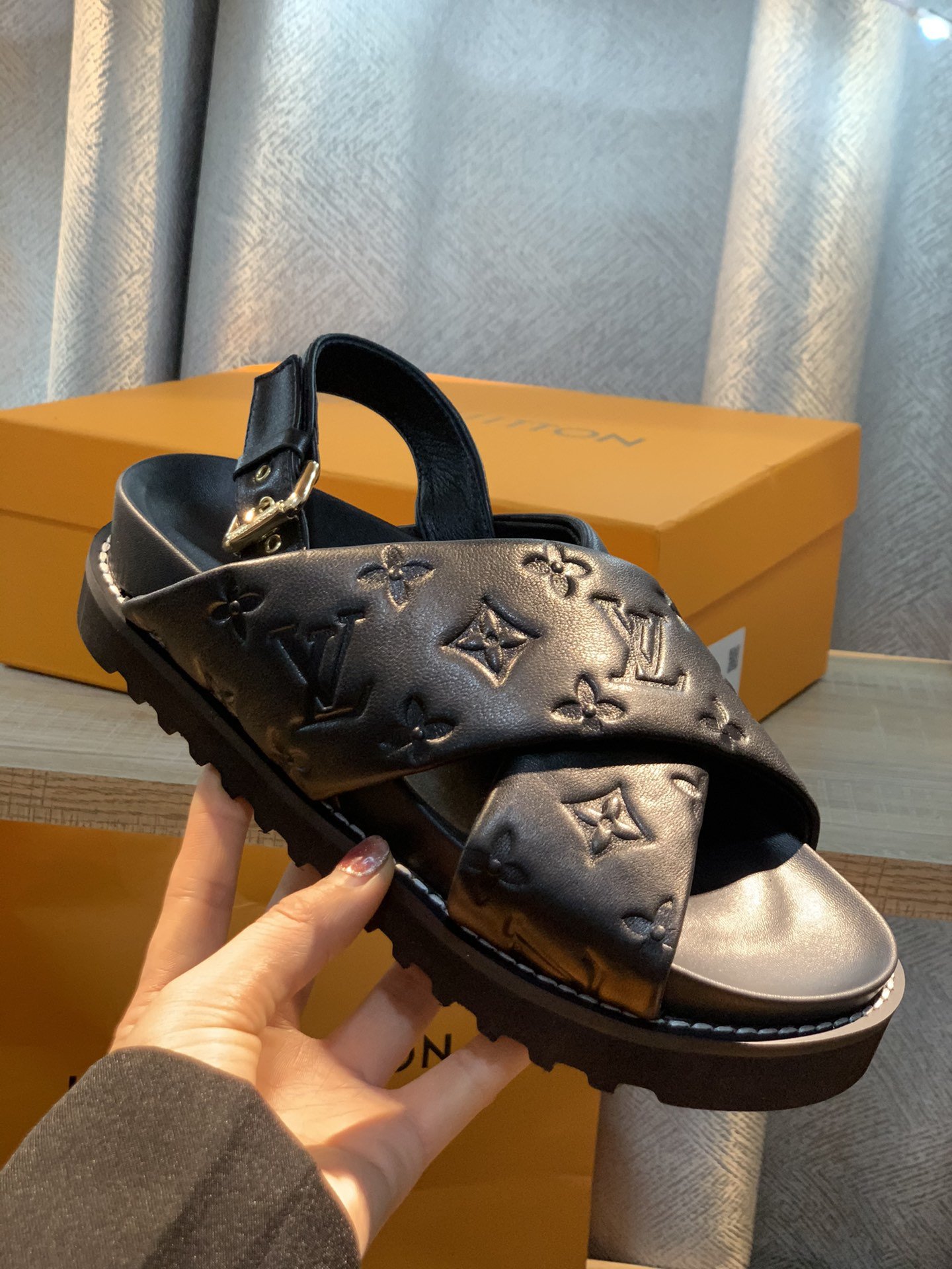 Louis Vuitton Paseo Flat Comfort Sandal Black For Women LV 1A9RDO - Soul Replicas