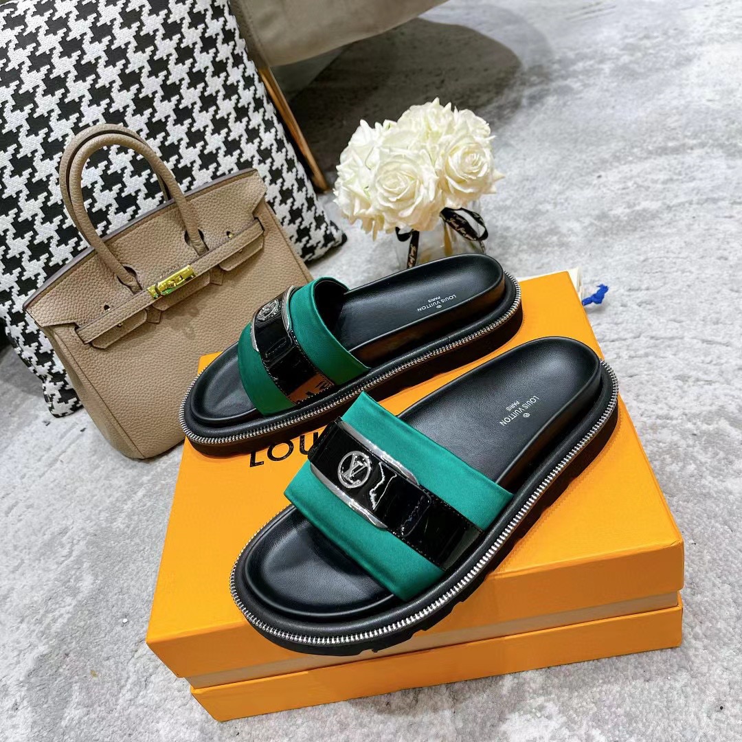 Louis Vuitton Women's Pool Pillow Flat Comfort Mule Green For Women LV 1AA0SY - Soul Replicas