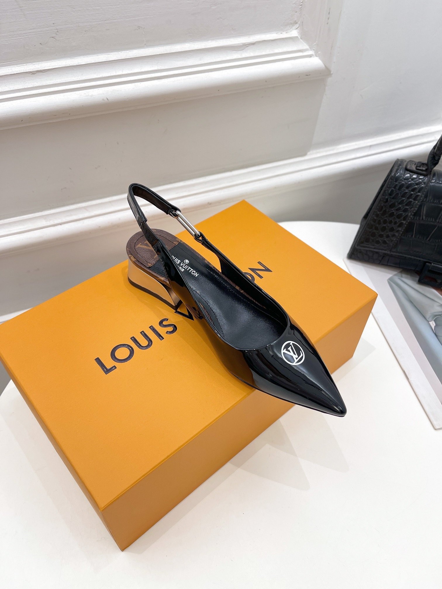 Louis Vuitton Magnetic Slingback Pump Black For Women LV 1A9O7U - Soul Replicas