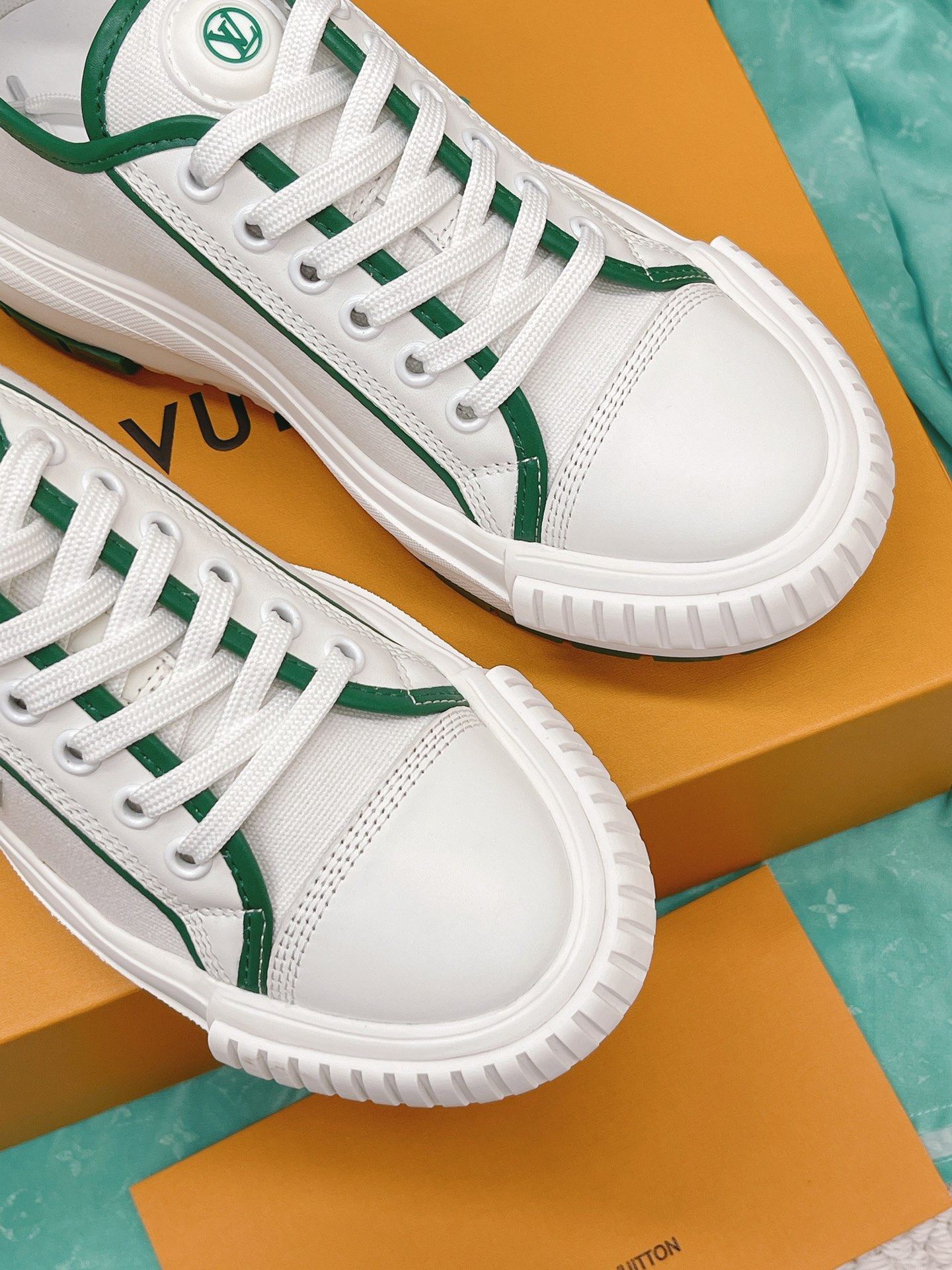 Louis Vuitton Women's LV Squad Sneaker Green For Women LV - Soul Replicas