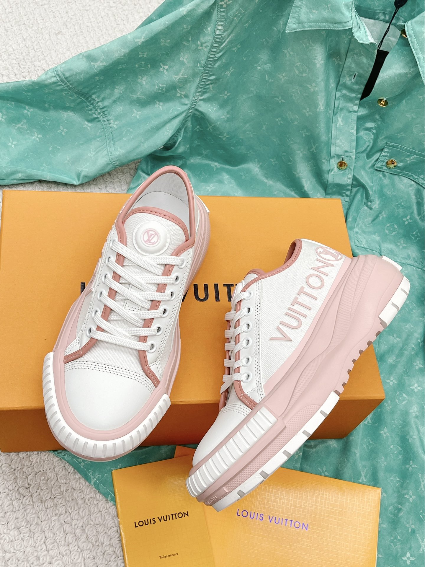 Louis Vuitton Women's LV Squad Sneaker Pink For Women LV 1AACW0 - Soul Replicas