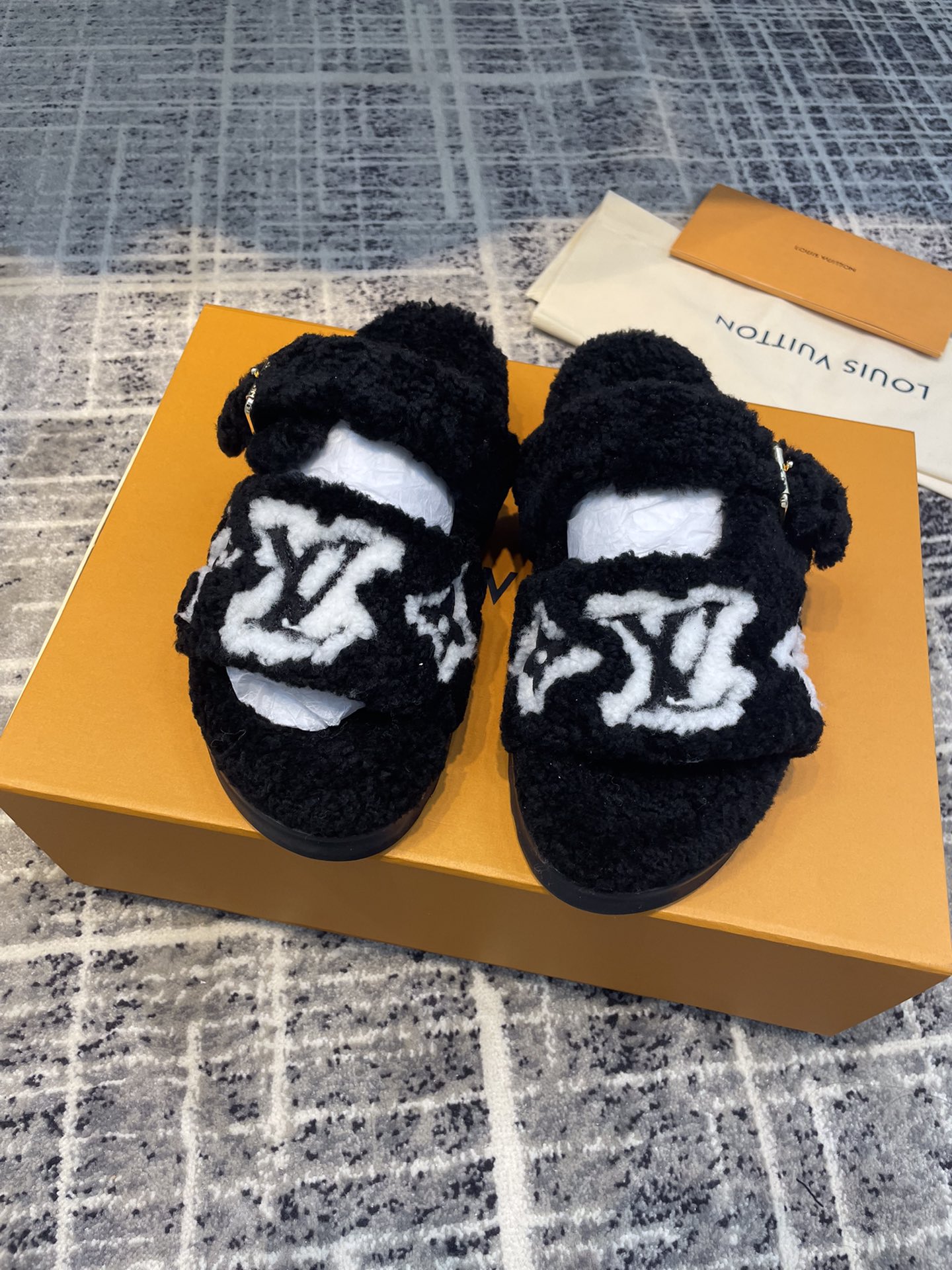 Louis Vuitton Women's Paseo Flat Comfort Mule Black For Women LV 1AACR8 - Soul Replicas