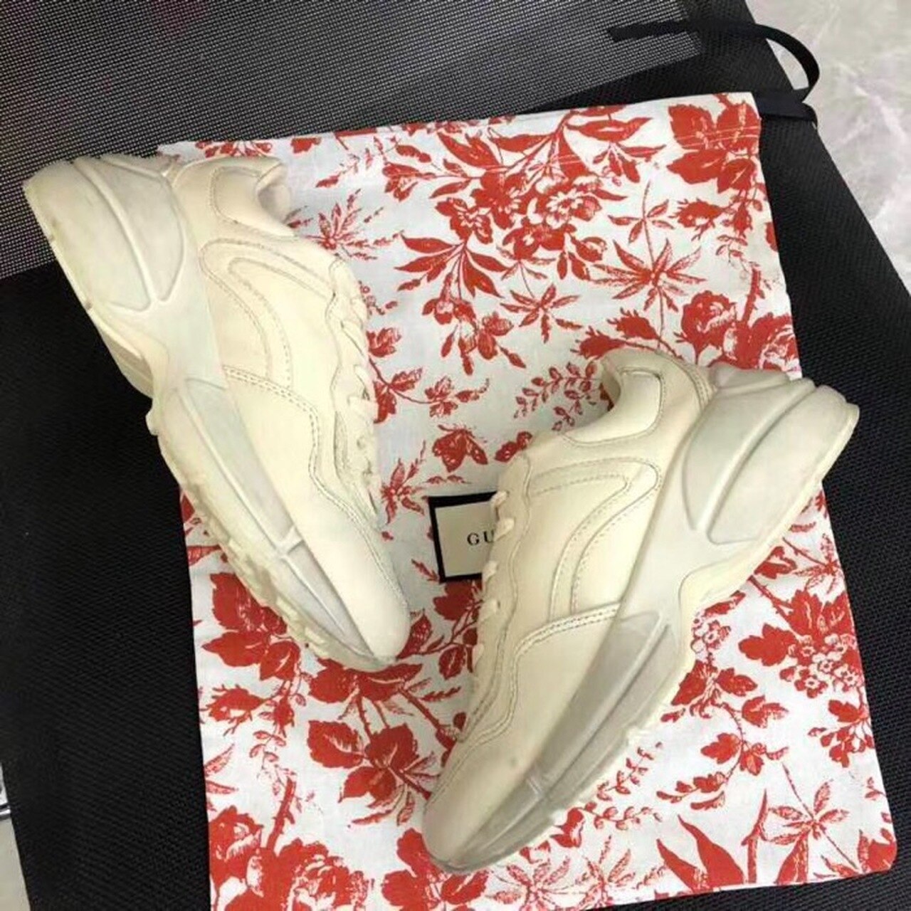 Gucci Rhyton Logo Dad Sneakers Calfskin Leather Spring/Summer Collection Off White - Soul Replicas