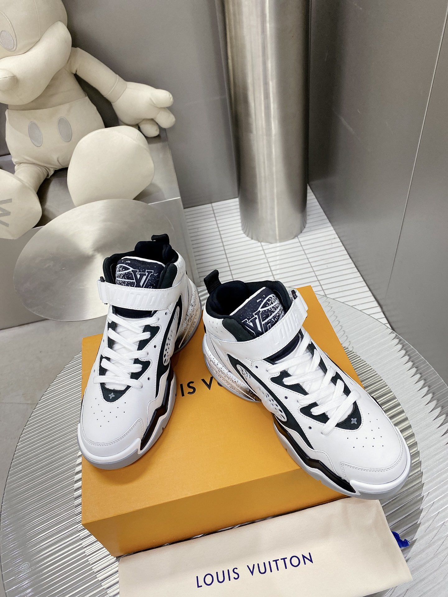 Louis Vuitton Women's Sneaker LV Trainer 2 White For Women LV - Soul Replicas