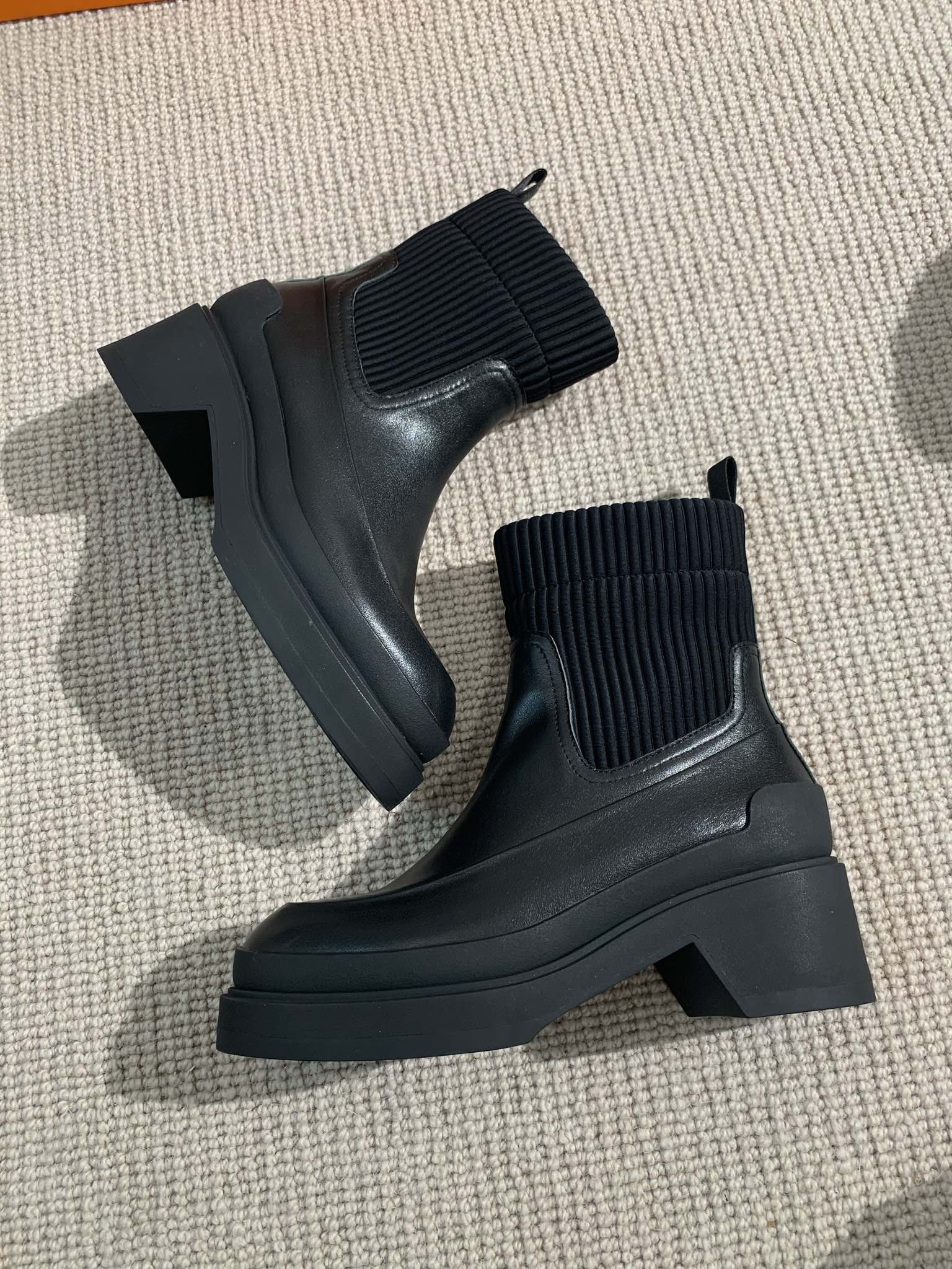 Hermes  Side Gore Boots Black For Women 1.6in/4cm - Soul Replicas