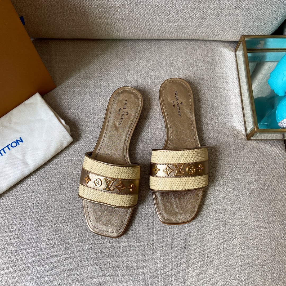 Louis Vuitton Women's Lock It Mule Gold For Women LV - Soul Replicas